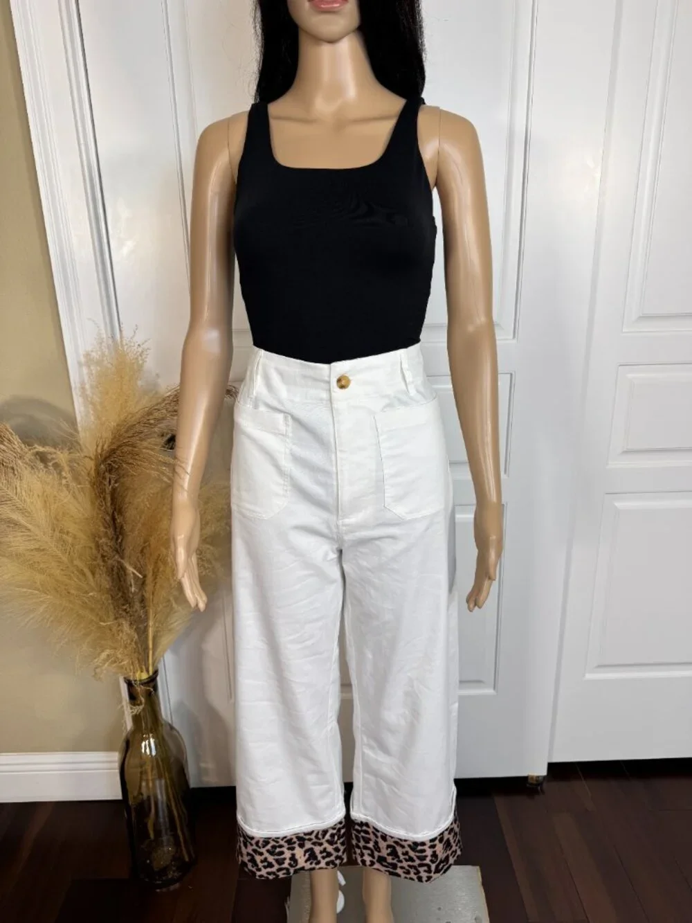 OFF WHITE CROPPED DENIM LIKE PANT WITH LEOPARD PRINT CUFFS SIZE MEDIUM - NWT - Picture 7 of 16